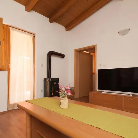 Apartament Tina *